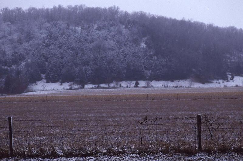 1993-04 Hager City 03 April Snow.jpg